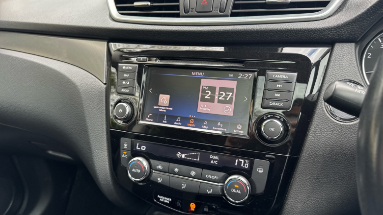 Nissan Qashqai 1.3 DiG-T N-Connecta 5dr Petrol Hatchback